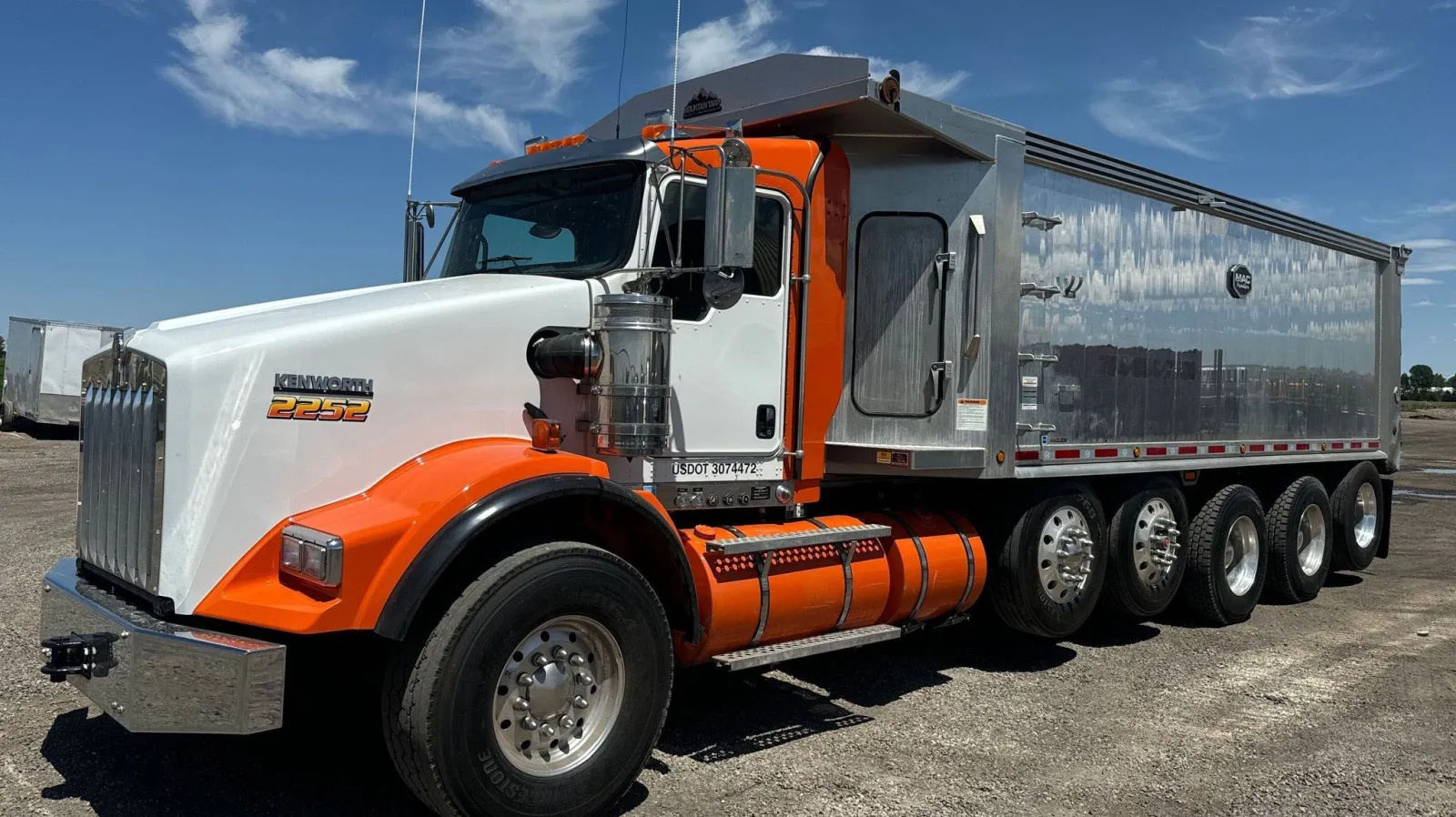 2022 Kenworth T800 Dump Truck
