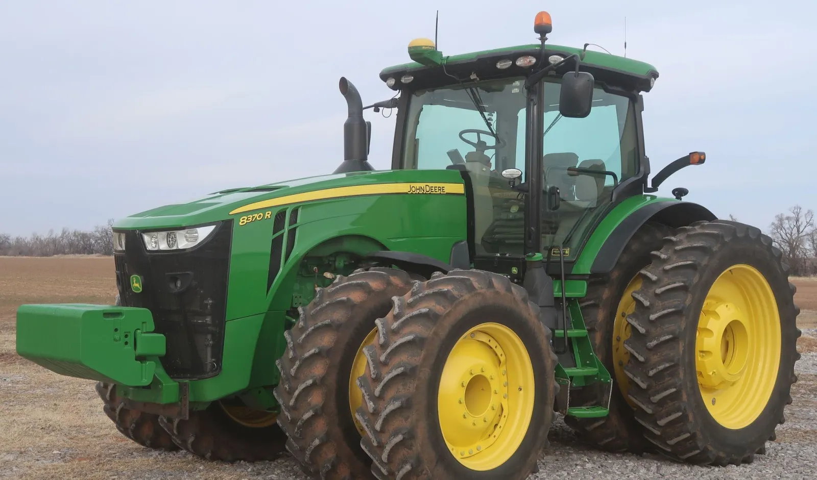 2015 John Deere 8370R Tractor
