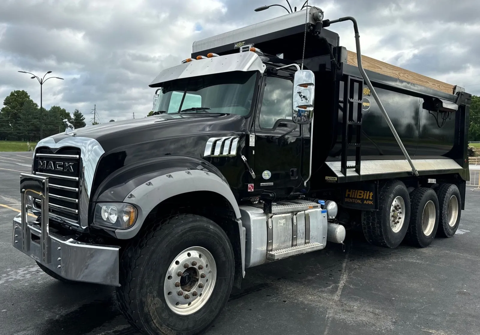 2019 Mack Granite Dump Truck