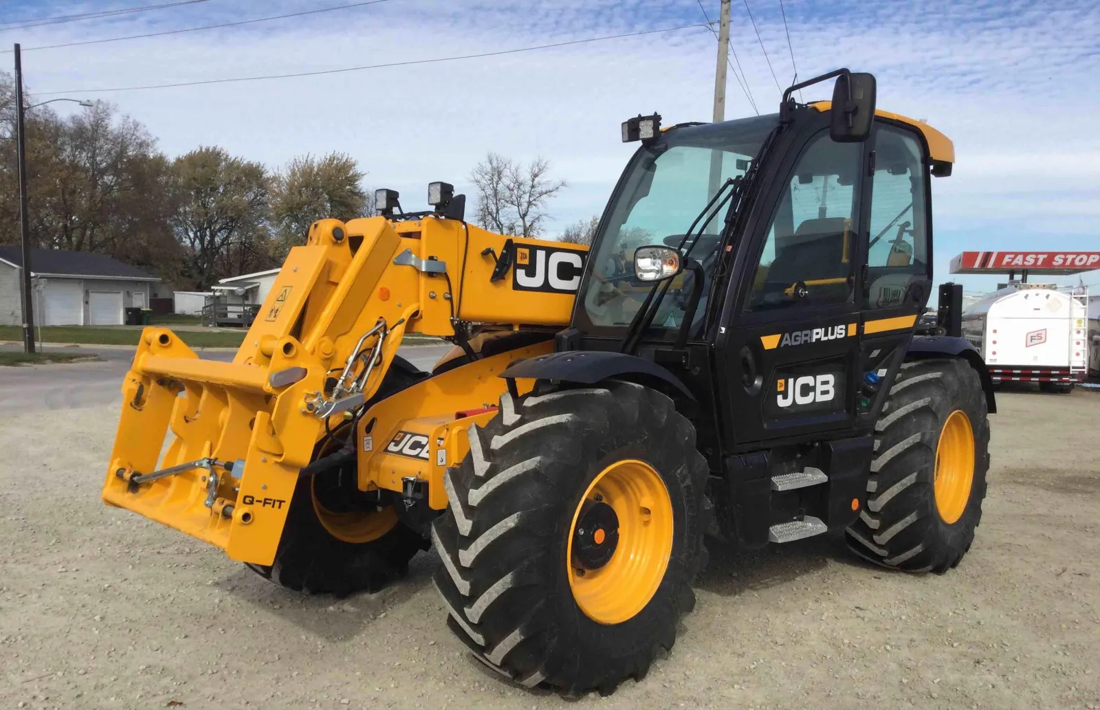 2022 JCB 542-70AG+ Telehandler