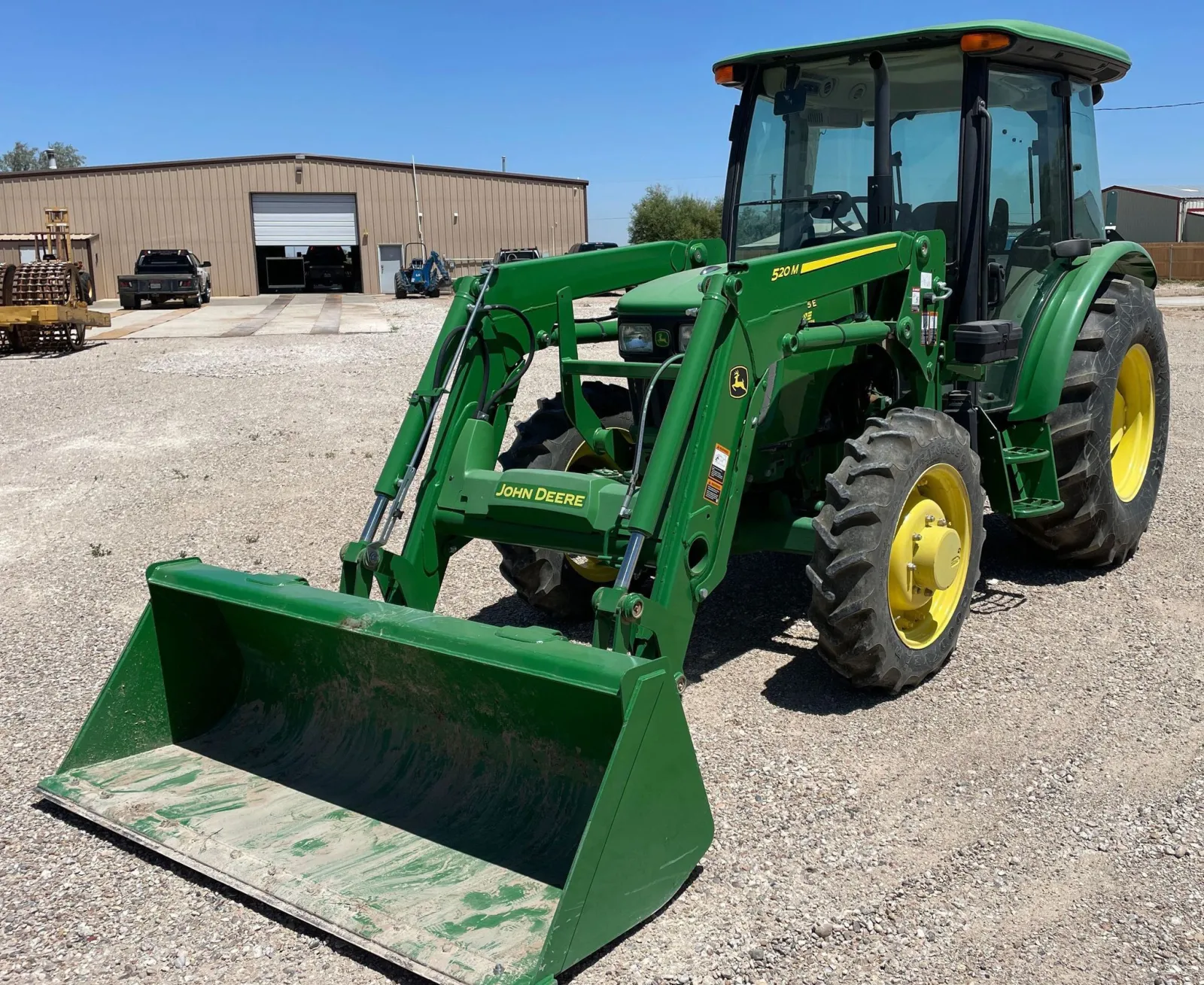 2018 John Deere 5075E Tractor