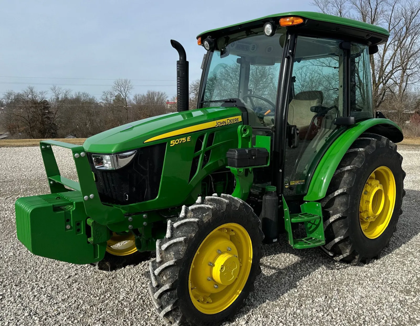 2022 John Deere 5075E Tractor