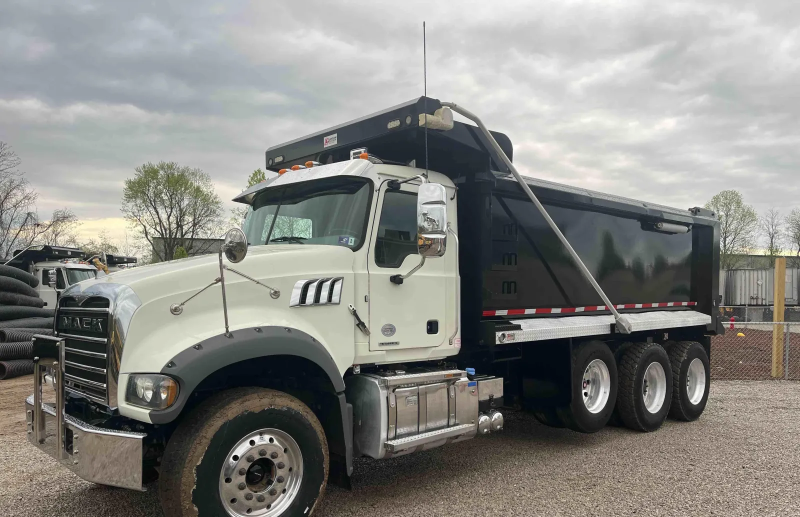 2019 Mack Granite Dump Truck