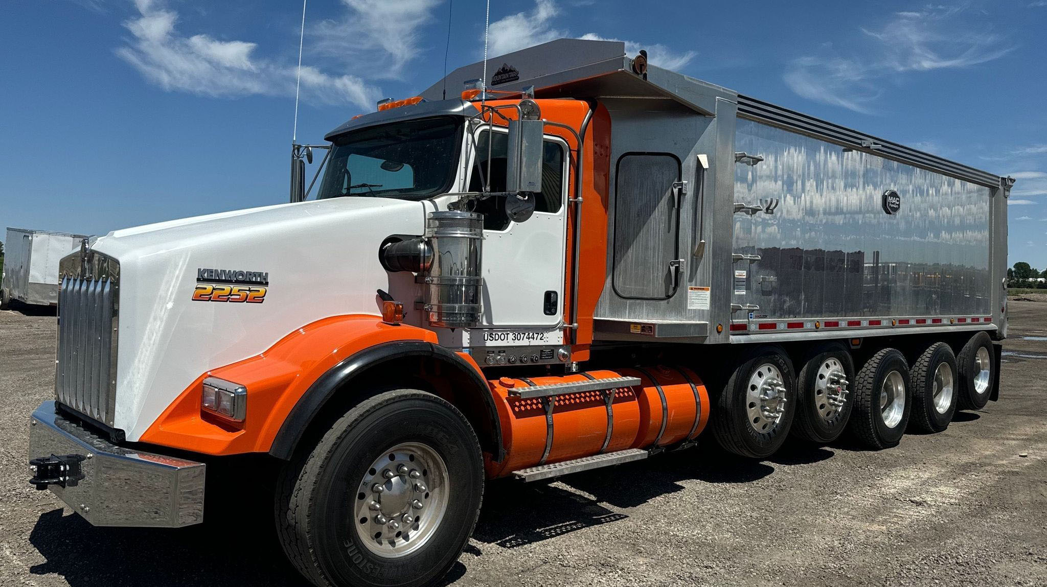 2022 Kenworth T800 Dump Truck
