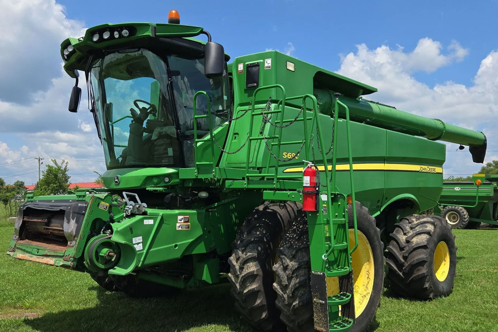 2014 John Deere S690 Combine